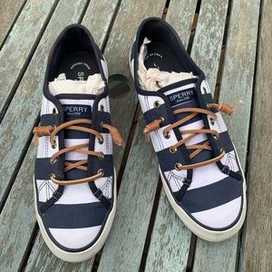Woman’s Sperry’s boat shoe